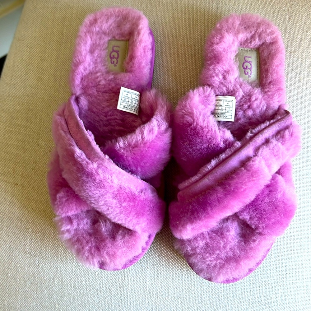 UGG Abela shearling/suede bodacious pink slippers size 8